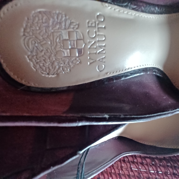 VINCE CAMUTO Flare heel pump - Picture 6 of 8